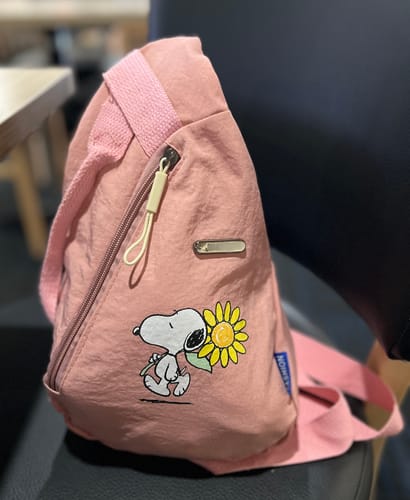 Customer photo review of Snoopy Crossbody Bag