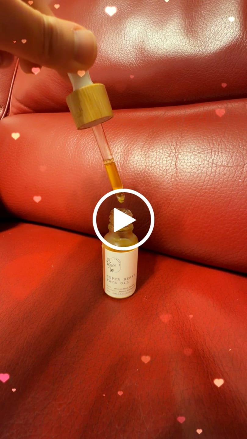 Customer video review of Super Berry Face Oil
