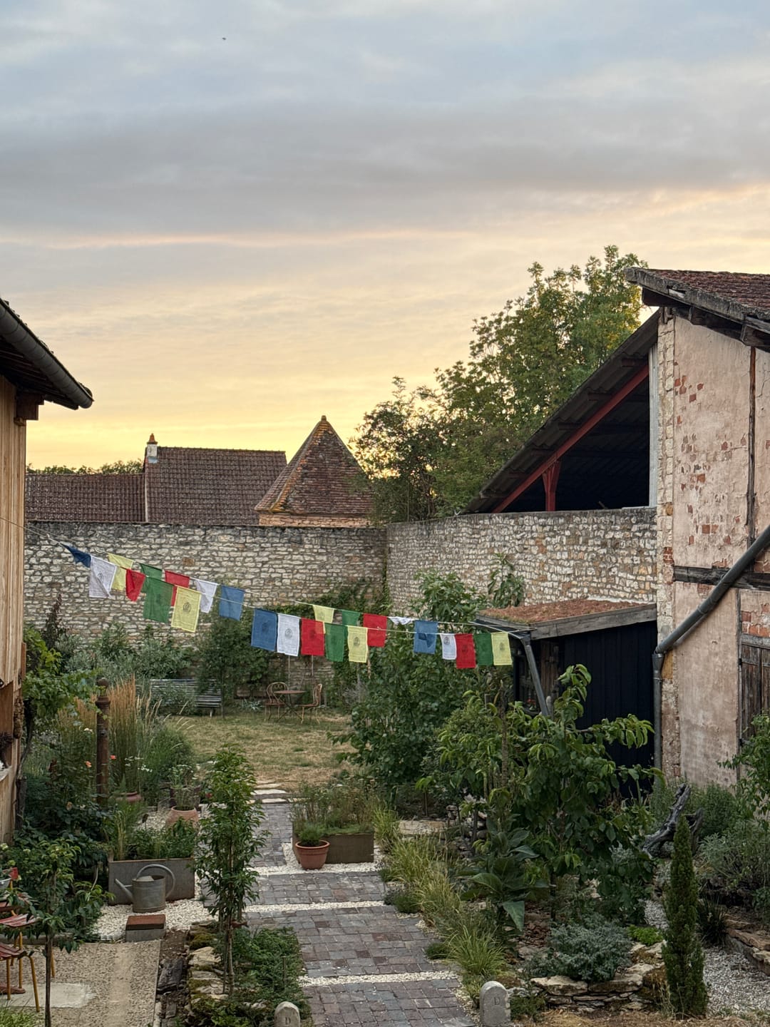 Customer photo review of Drapeaux Prières 5 Rouleaux