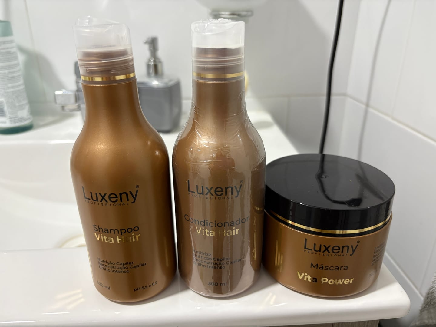 Customer photo review of Acondicionador Reconstrucción Vita Hair 300 ml