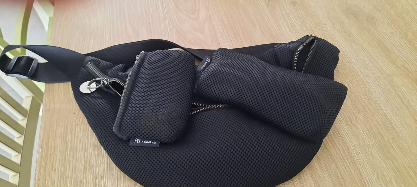 Customer photo review of תיק דרכונים כריסטינה