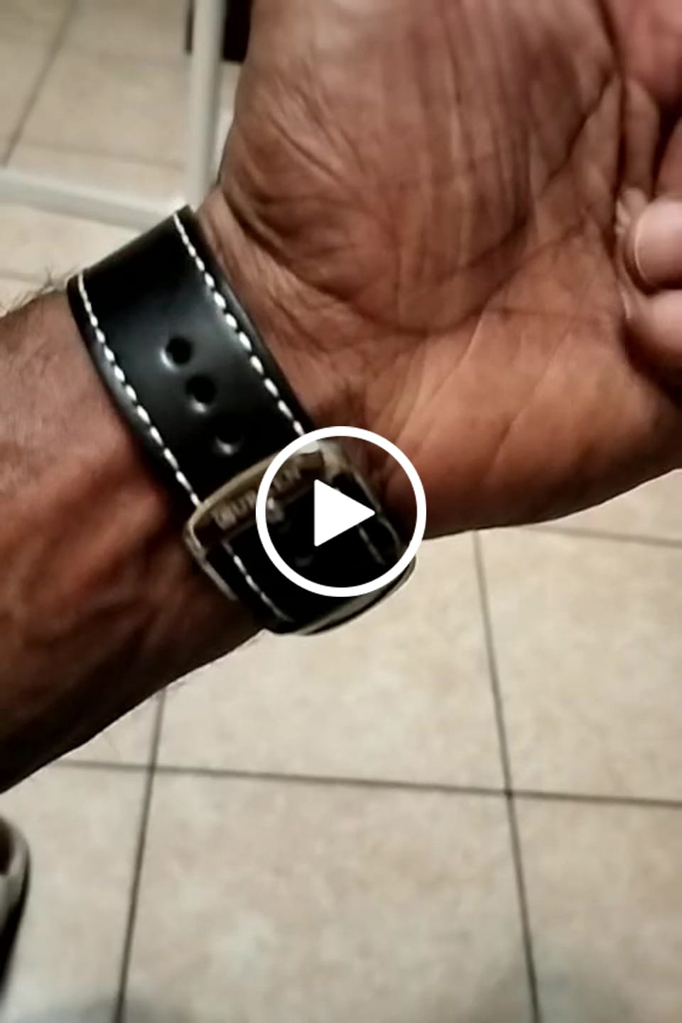 Customer video review of Curren Sofia® orologio uomo pelle