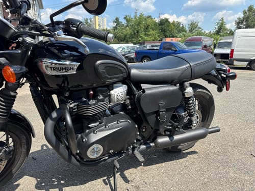 Customer photo review of Triumph Side Cover Solo Bag - TSB01