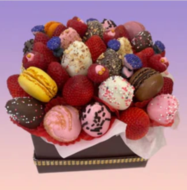 Customer photo review of STRAWBERRIES AND MACAROONS