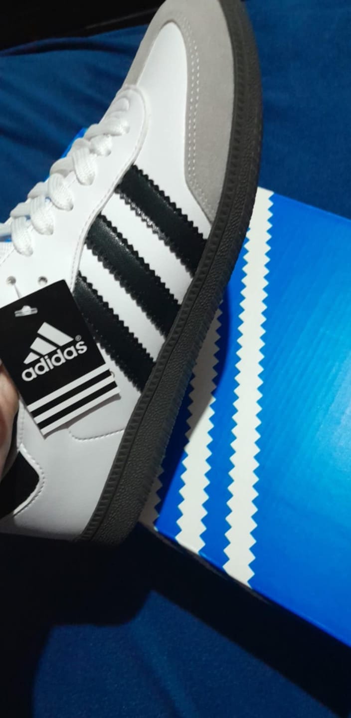 Customer photo review of Paq 6 Pares Tenis Samba Blanco Negro Gris 25/28.5