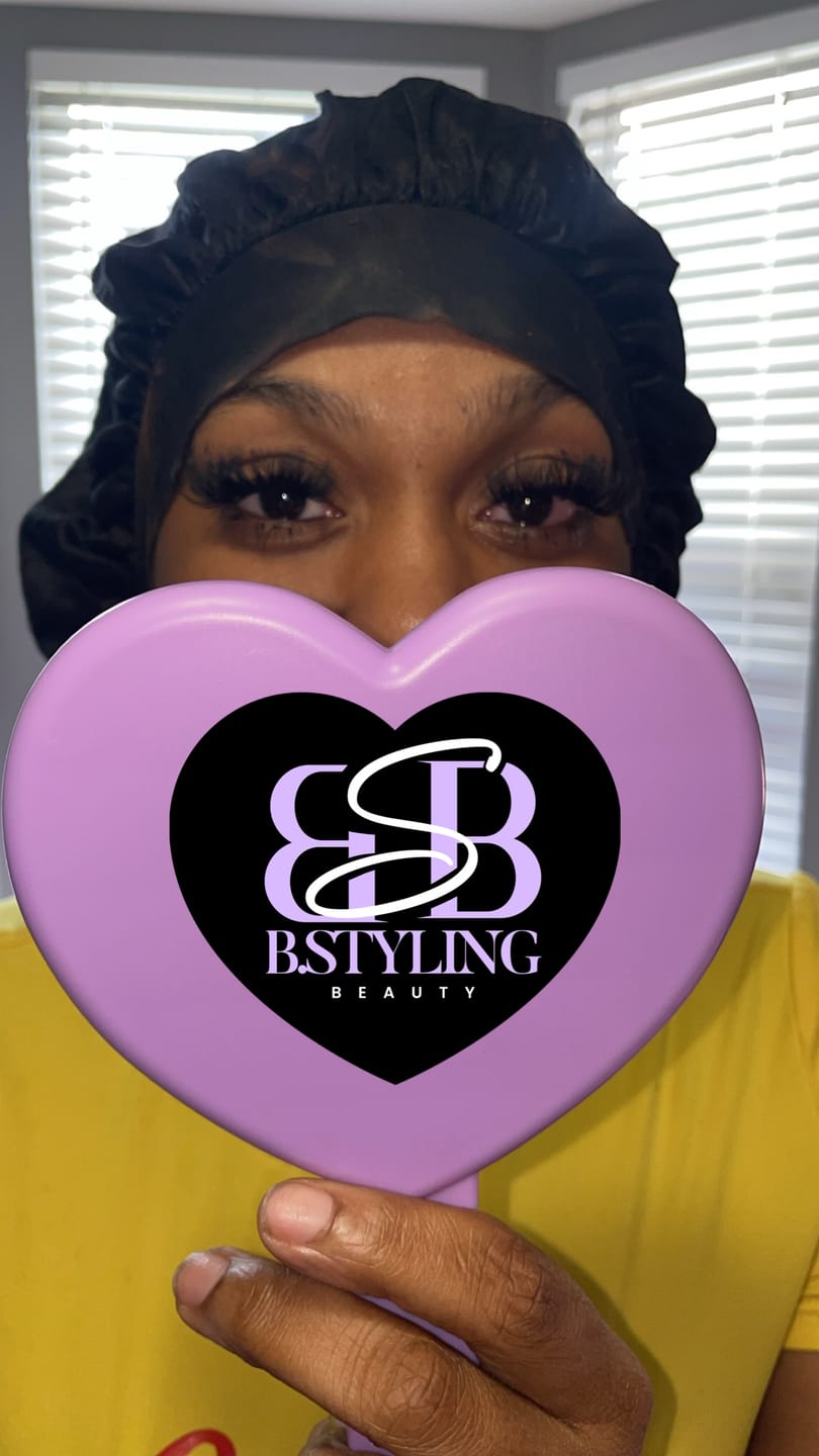Customer photo review of Veyes Cashmere Luxe Lashes