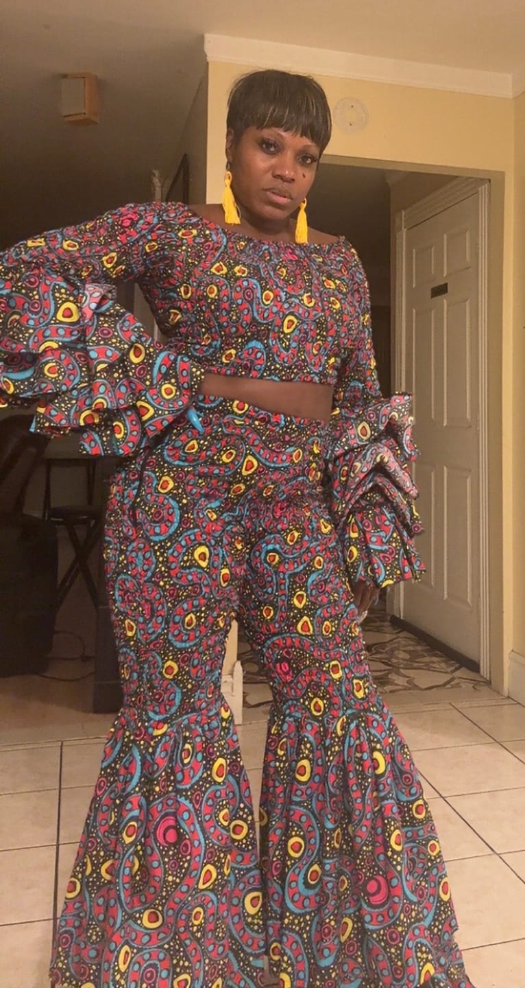 Customer photo review of Soso Women's African Print Top with Dramatic Sleeves