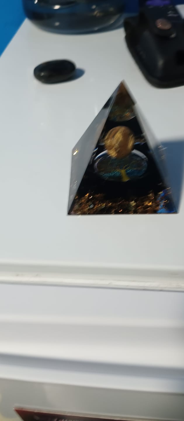 Customer photo review of Orgonite Tiger's Eye Obsidian Pyramid