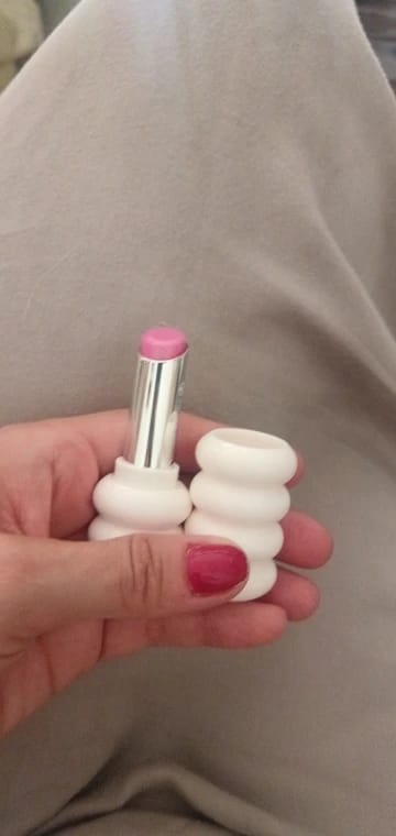 Customer photo review of Fine Shimmer Lipstick Nourishing Long Lasting — Pink | KIMLUD