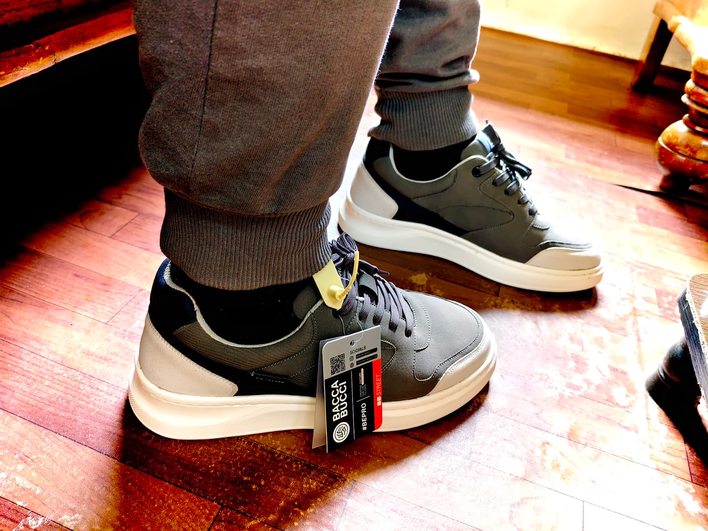 Customer photo review of Bacca Bucci Zypher Men's Low-Top Sneakers