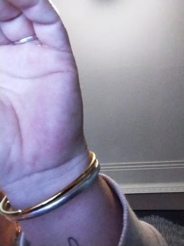 Customer photo review of Boxed 3 pcs Solid Golf Bangle 3mm Set in Gold