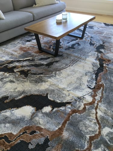 Customer photo review of Geode Rust Rug