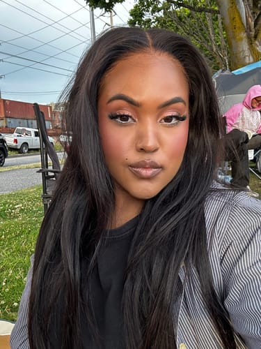 Customer photo review of CurlyMe Pre-bleached Straight Hair Wear Go Glueless Wig Pre-cut HD Lace Pre-plucked