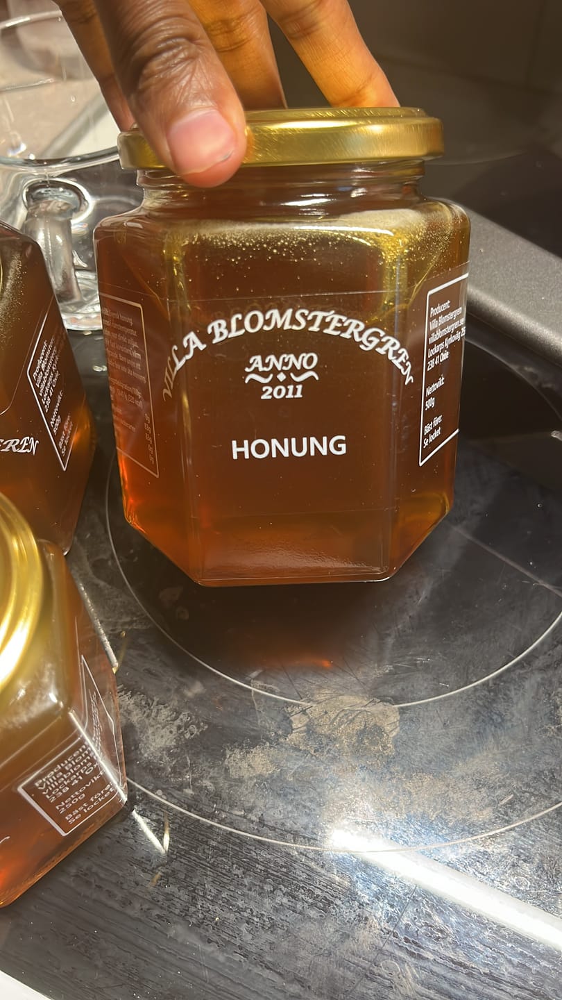 Customer photo review of 2 kg flytande honung + 250g honung med ingefära för 579kr ink. fri frakt!