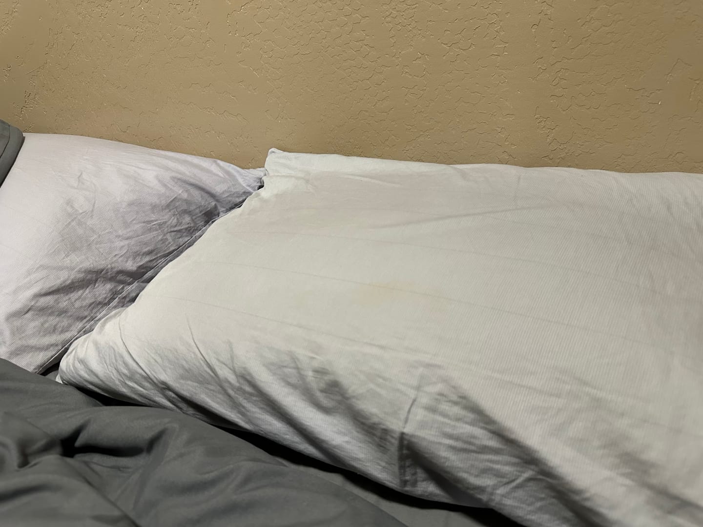 Customer photo review of GroundLuxe Luxury Grounding Pillowcase in 3 Colors
