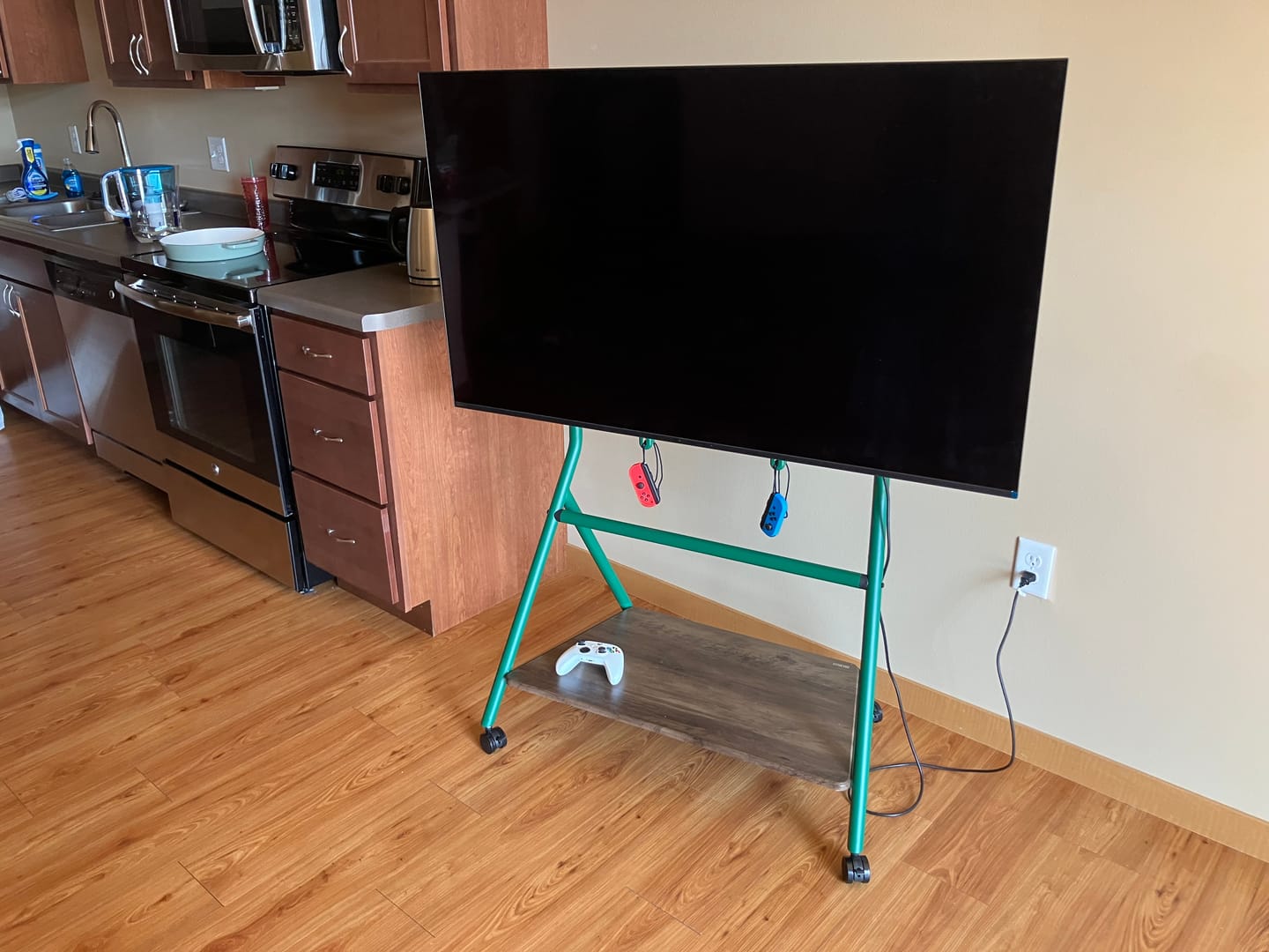 Customer photo review of Collector TC78 TV Stand