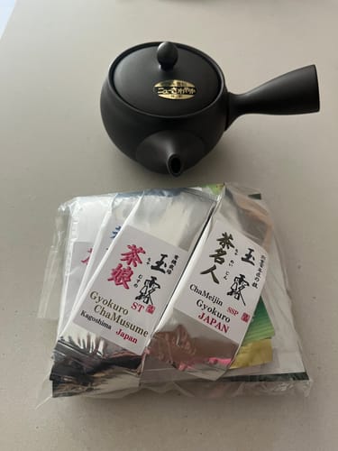 Customer photo review of 22 Tea Samples With Teapot