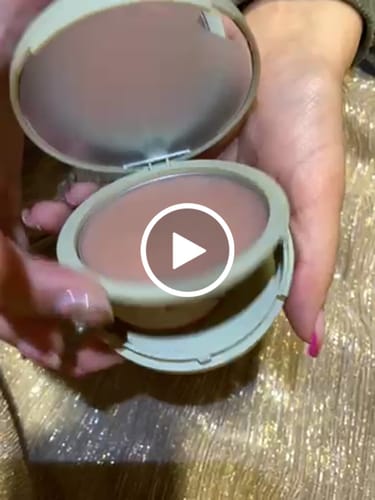 Customer video review of POLVO EN GEL MATIFICANTE
