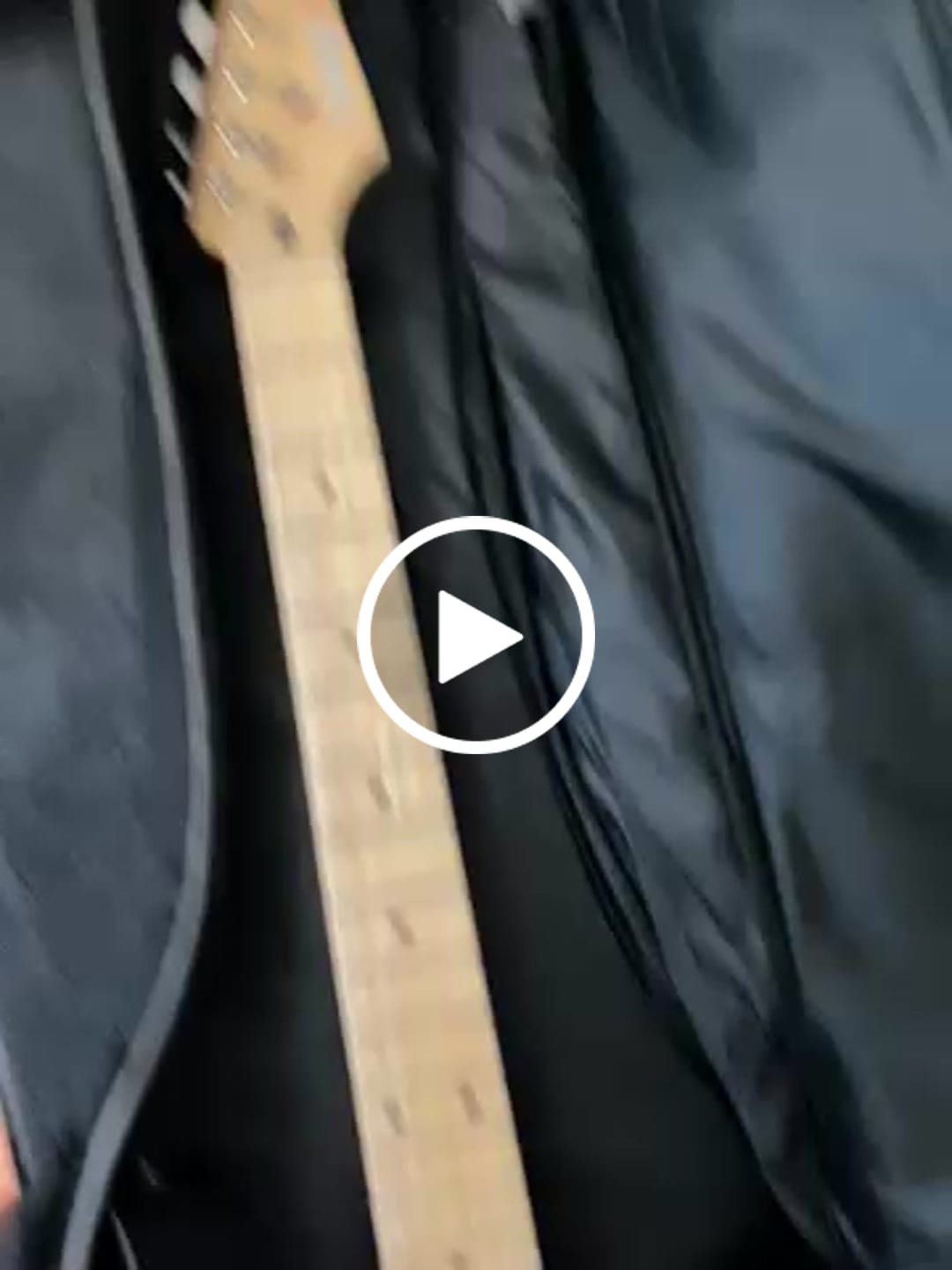 Customer video review of Donner DST-152 Guitare électrique set débutant ST Type