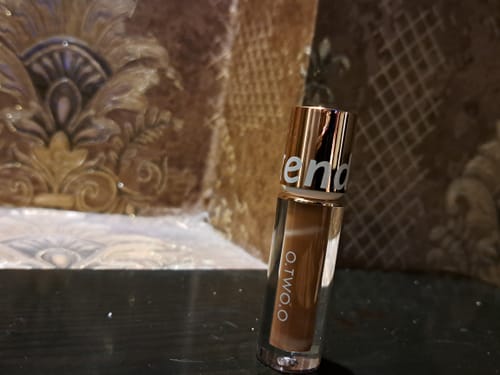 Customer photo review of O.TWO.O ULTRA STAY LOLEPOP LIPSTICK