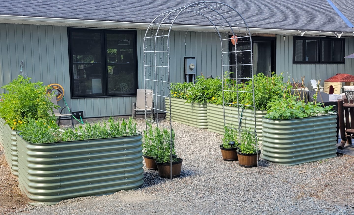Customer photo review of Arch Garden Trellis