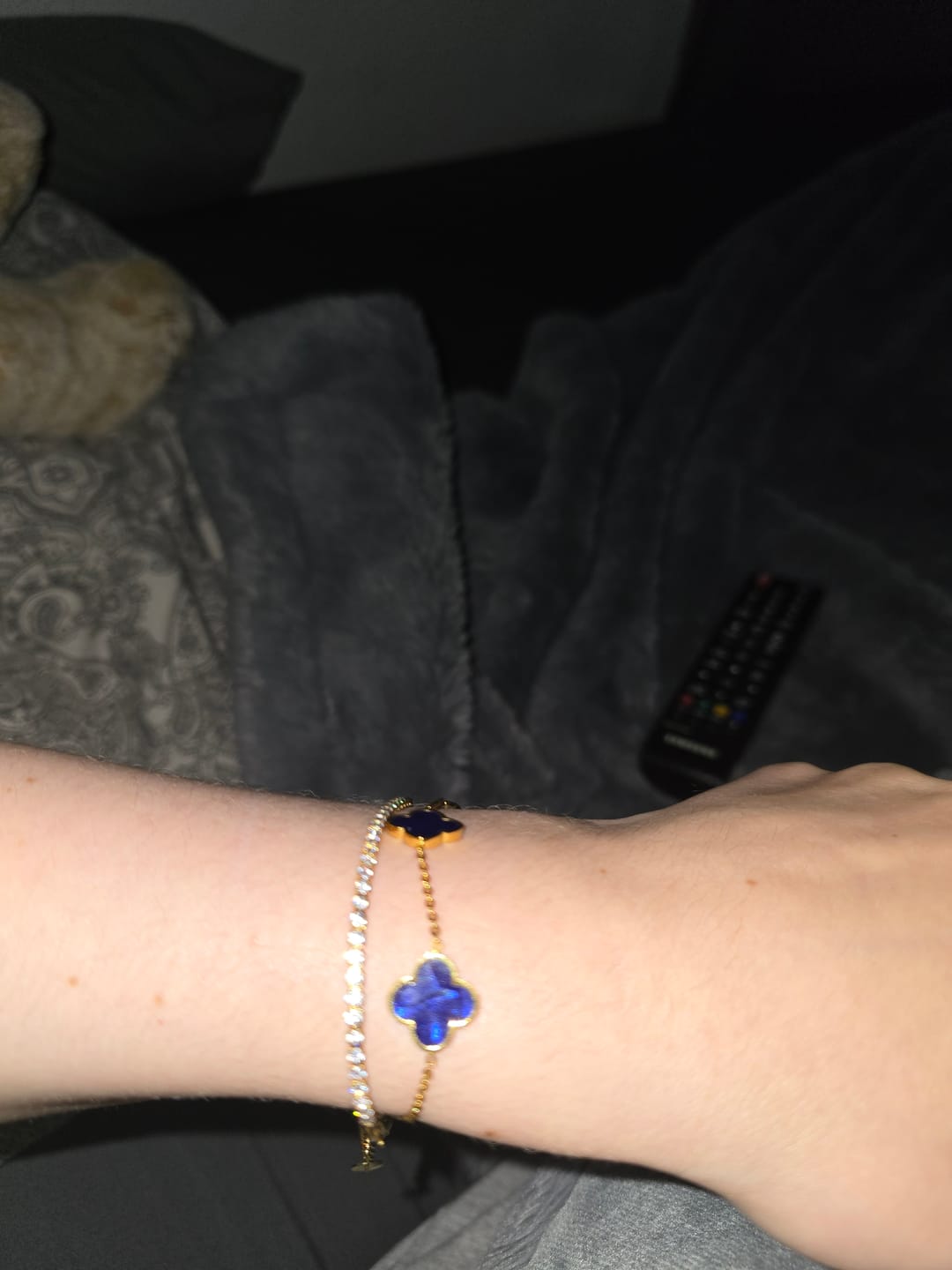 Customer photo review of Dreamy Clover Armband | 18K vergoldet