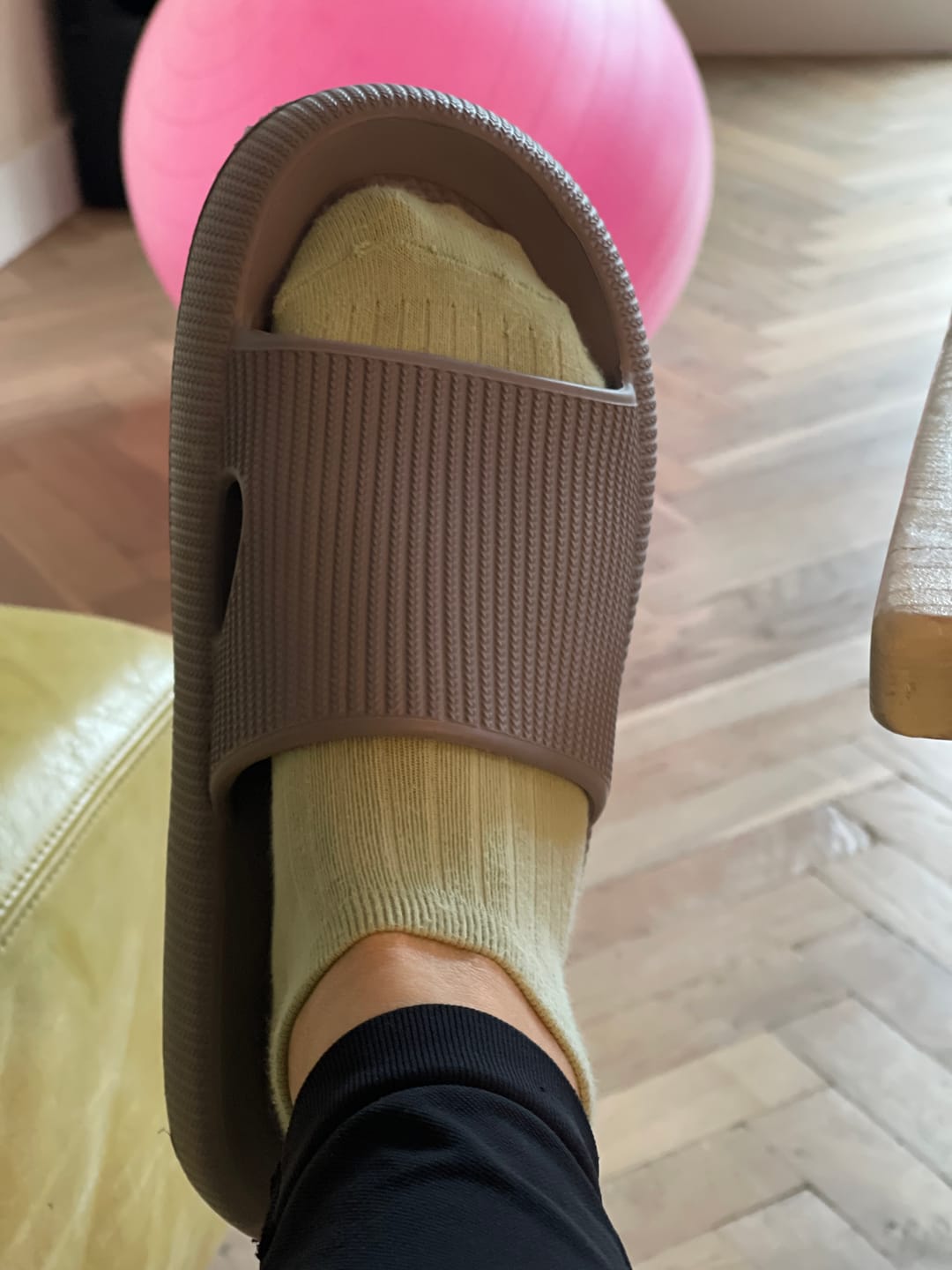 Customer photo review of HappyFlops Nordic Collection