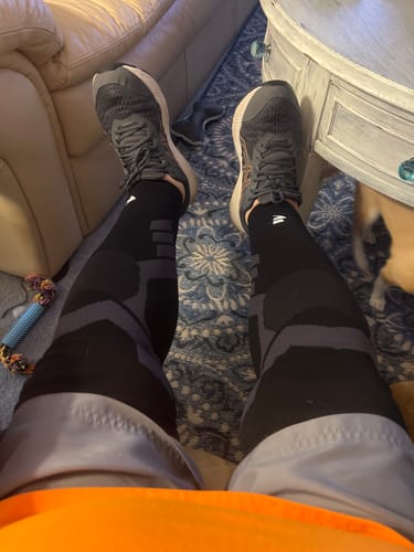 Customer photo review of Compression Sleeves V2 for Knees and Legs