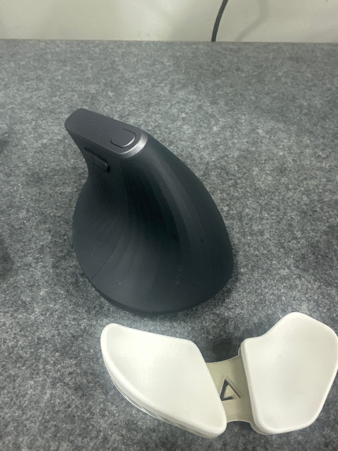 Customer photo review of Mouse Logitech MX Vertical Negro