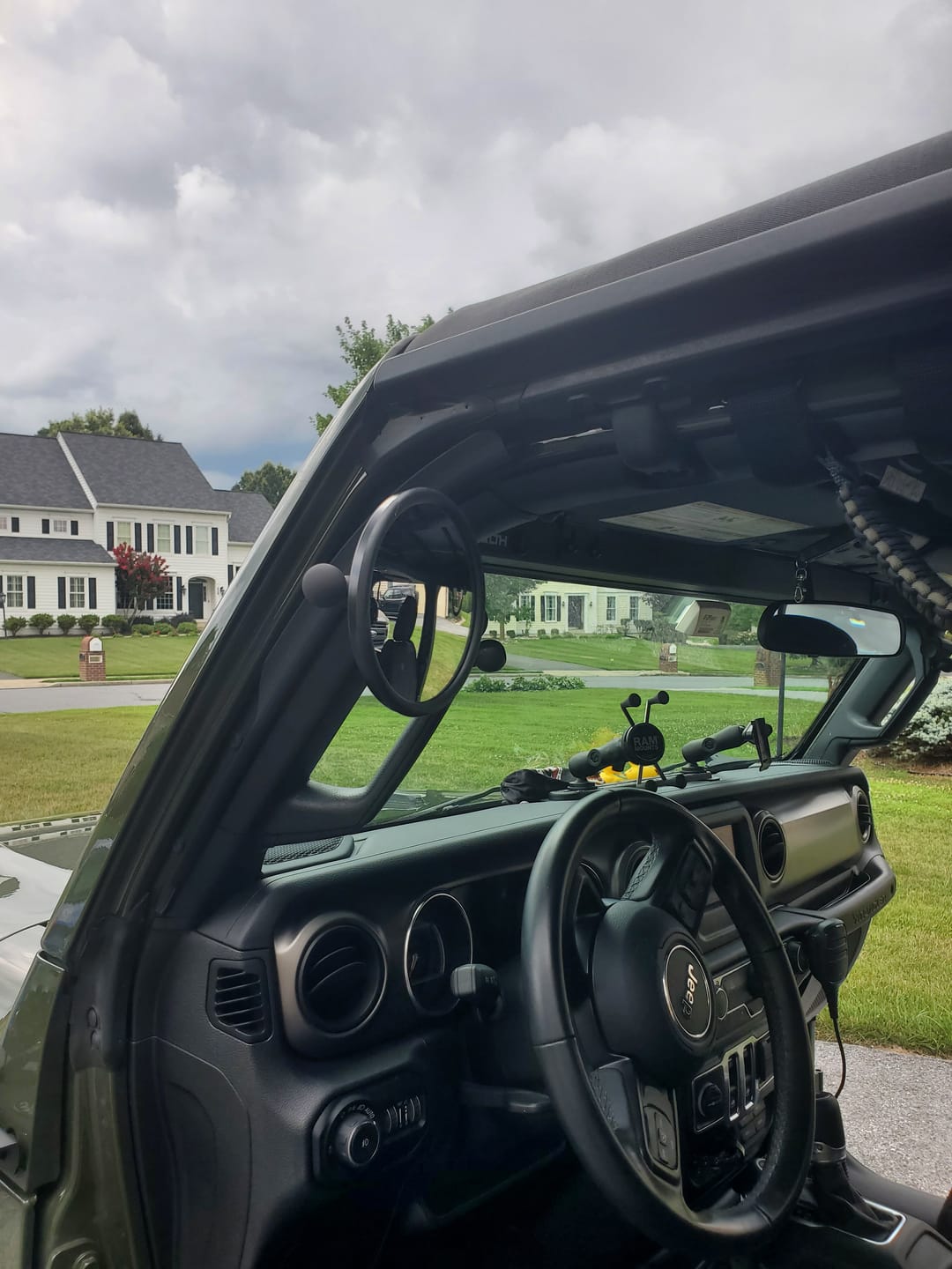 Customer photo review of JL/JLU A-Pillar Side Jeep Mirrors with Base Mount Driver AND Passenger
