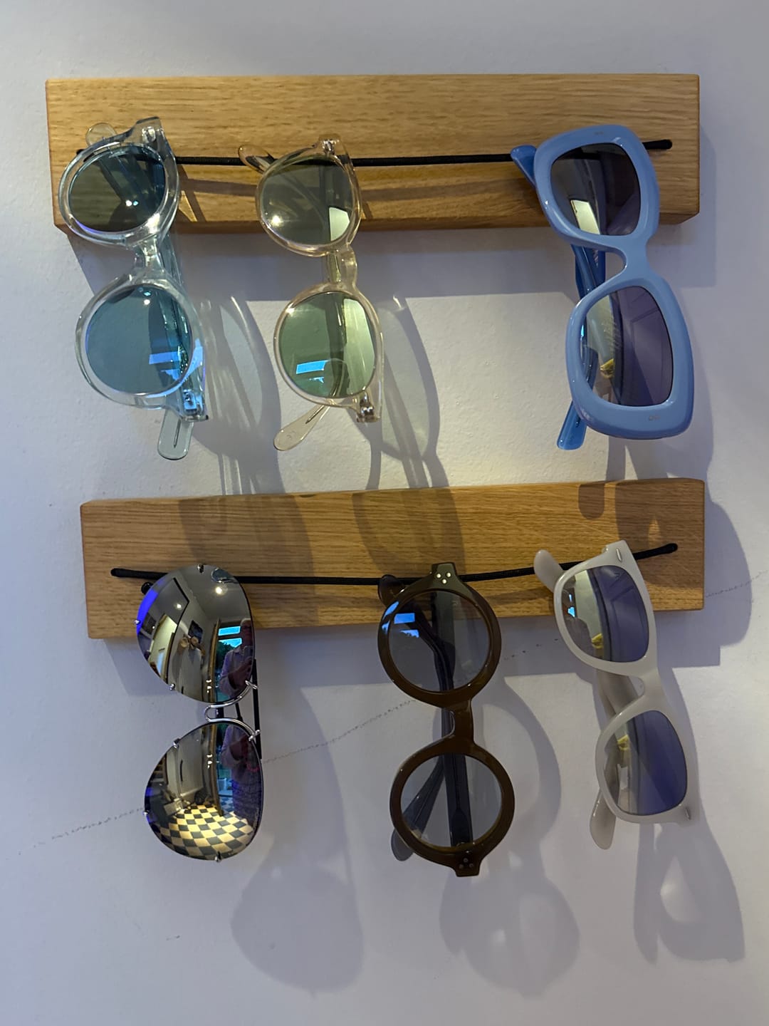 Customer photo review of Brillenhalter SPECULA aus Holz