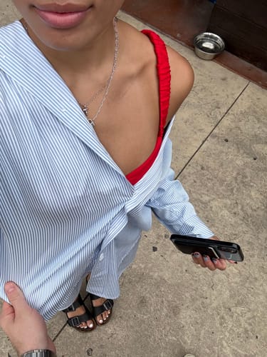 Customer photo review of The Ferry Cotton Short in Blue