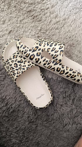 Customer photo review of HappyFlops Limited Editions