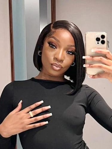 Customer photo review of Blunt Cut Glueless Wig 5x5 Swiss HD Pre-Cut Lace Bob Invisible Small Knots