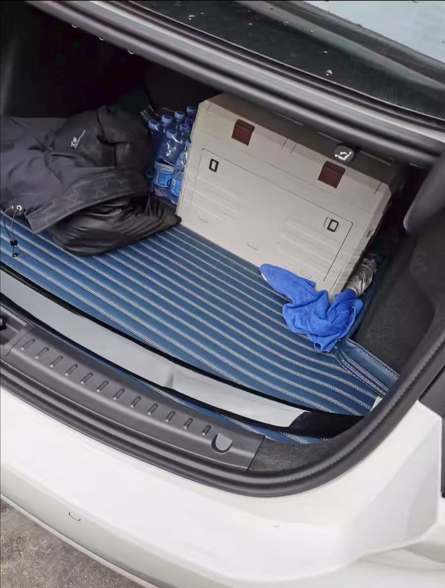Customer photo review of Stripe Stitching Flat Cargo Liner - Simple Elegance