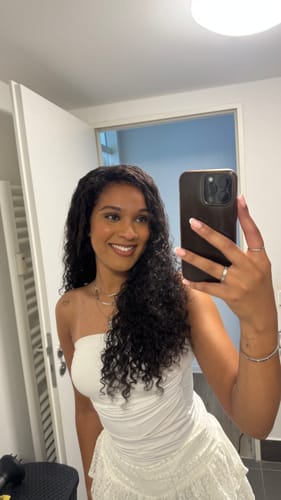 Customer photo review of Raw Tape-In Hair Extensions (1 Pack/100G)