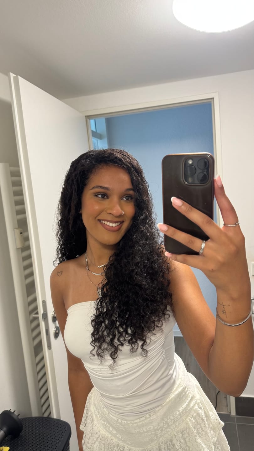 Customer photo review of Raw Tape-In Hair Extensions (1 Pack/100G)