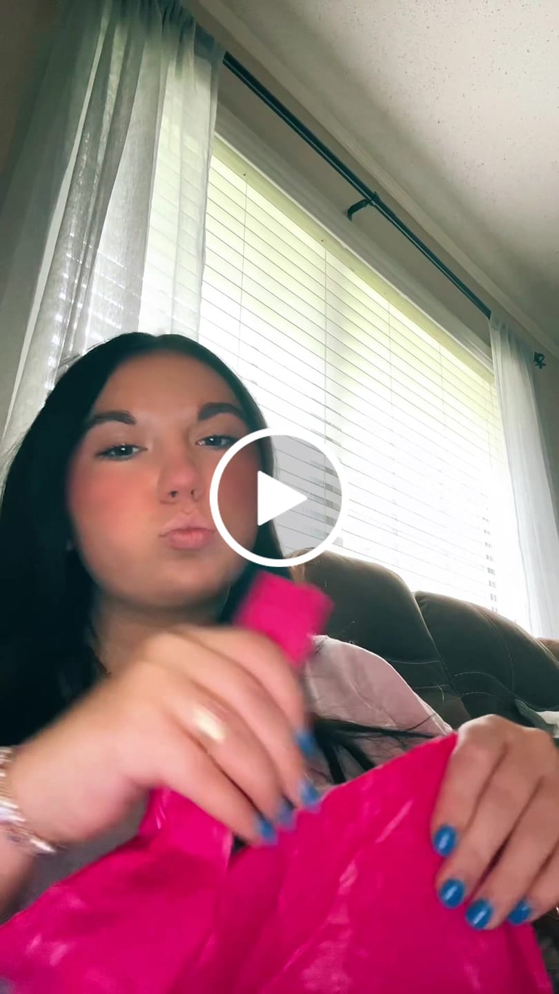 Customer video review of Cool + Glow Facial Towelettes