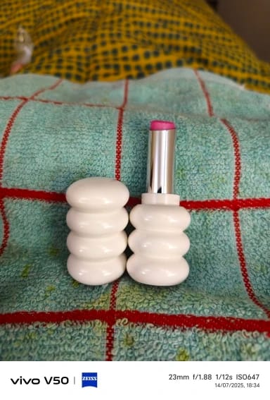 Customer photo review of Fine Shimmer Lipstick Nourishing Long Lasting — Pink | KIMLUD