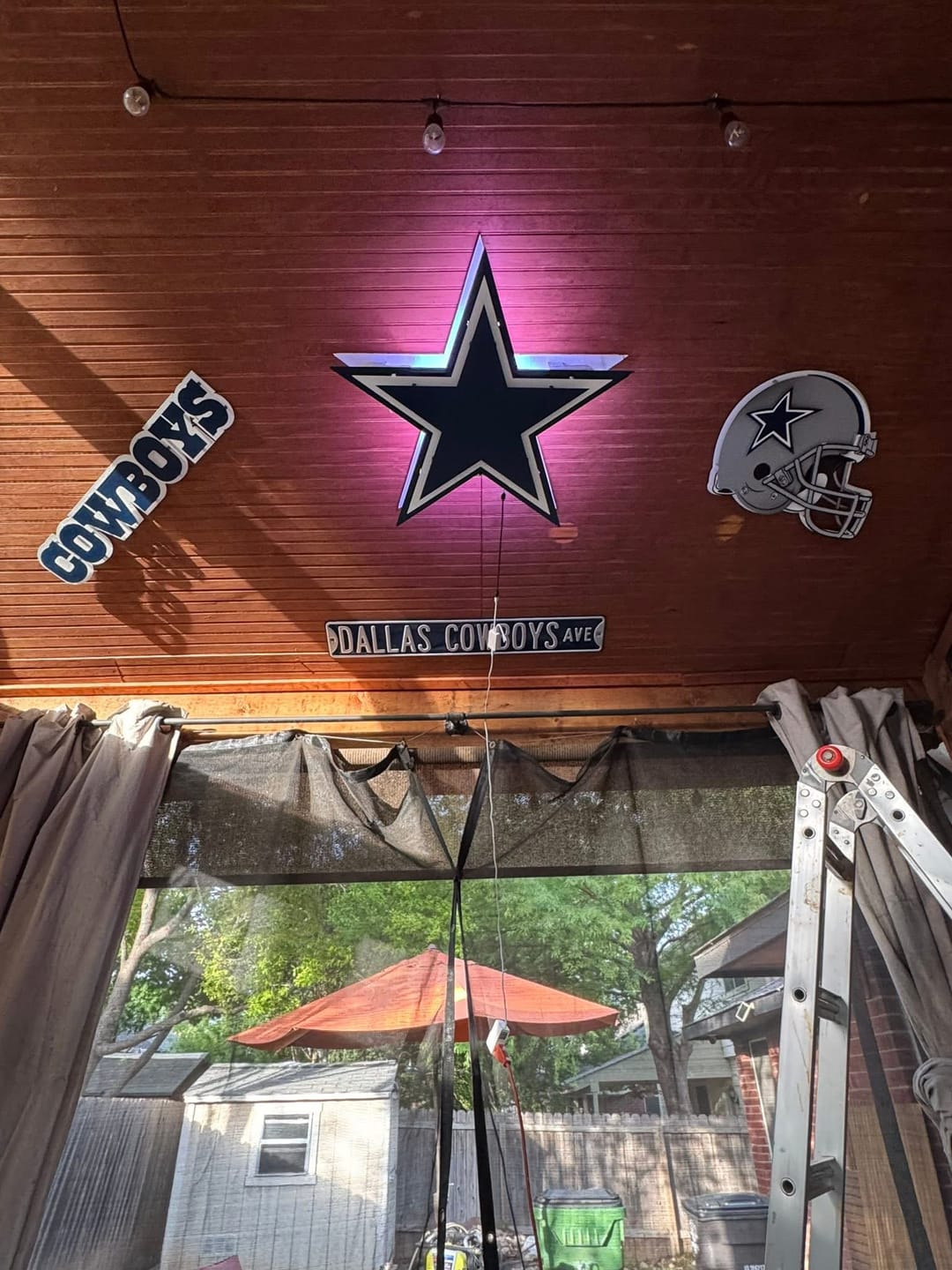 Customer photo review of BLITZ Collection - 8 Layer Dallas Cowboys Helmet 3D Vintage Metal Wall Art