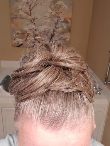 Customer photo review of Premium Messy Bun