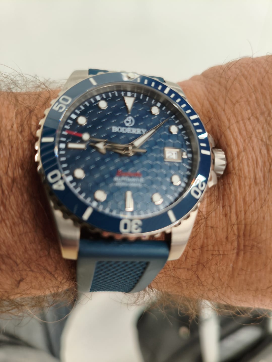 Customer photo review of SEATURTLE.OCEAN(TITANIUM) - Automatic Titanium Diver Watch | Sea Blue/Ti-bracelet