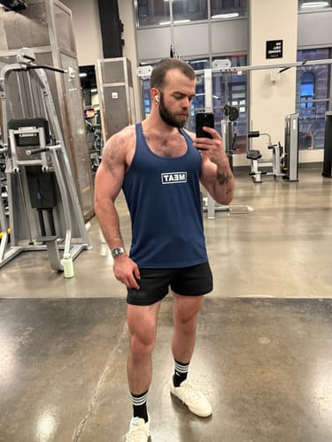 Customer photo review of SQUATTING SHORTS – TONE / ALL BLACK