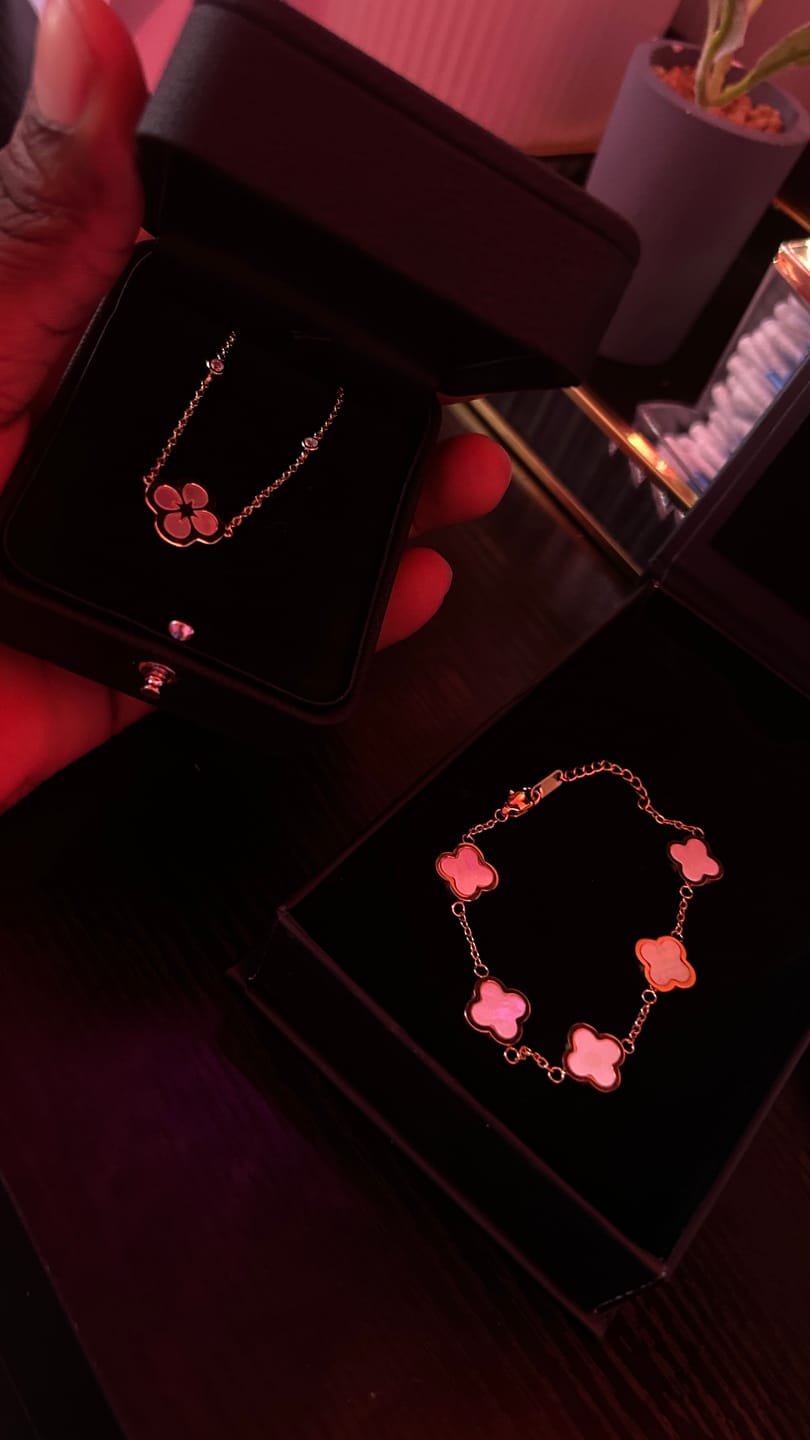 Customer photo review of Ventura Clover Necklace