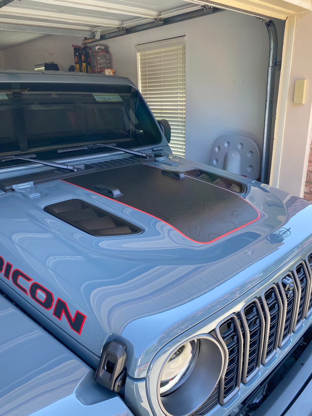 Customer photo review of Hood Graphic for RUBICON | Black Topo - fits Wrangler JL & Gladiator JT