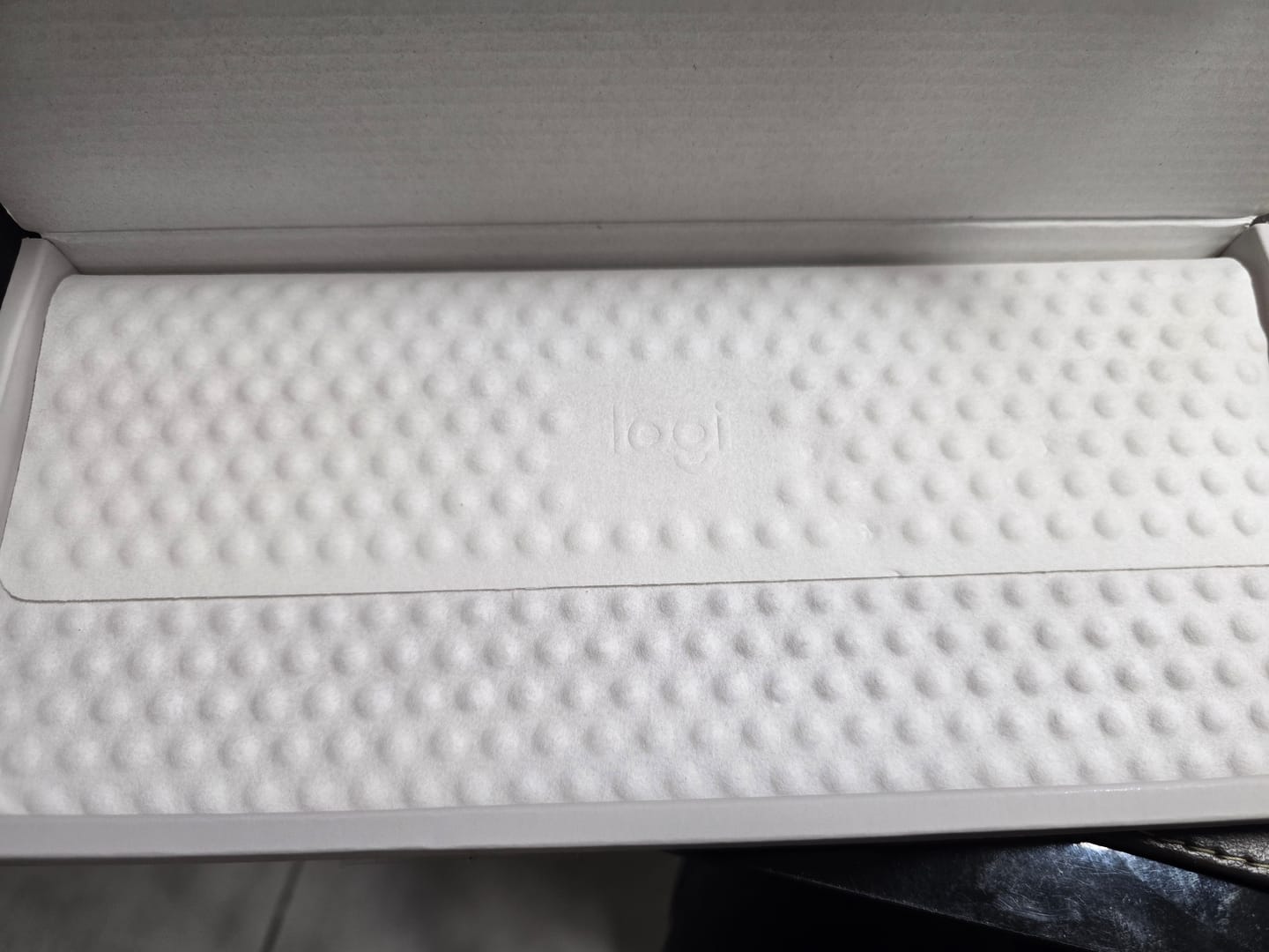 Customer photo review of Logitech Pebble Keys 2 K380s Rose