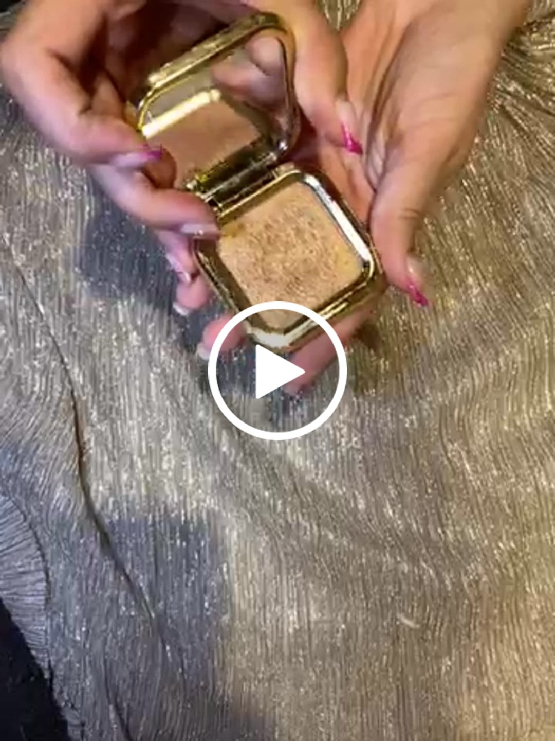 Customer video review of ILUMINADOR COMPACTO 1ST SCENE