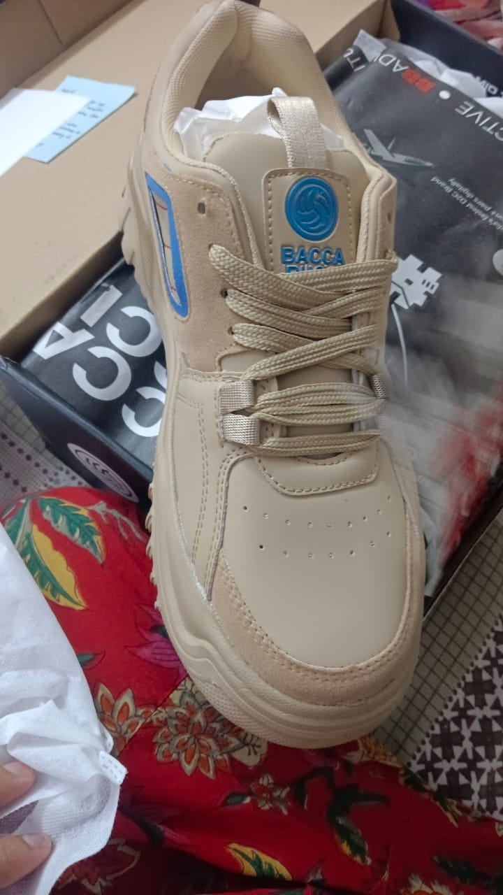 Customer photo review of Bacca Bucci EVOLVE - The Ultimate Low-Top Sneakers for Men