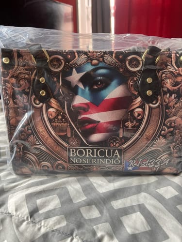 Customer photo review of Boricua no se Rindió - Personalized Leather Handbag - BOR10