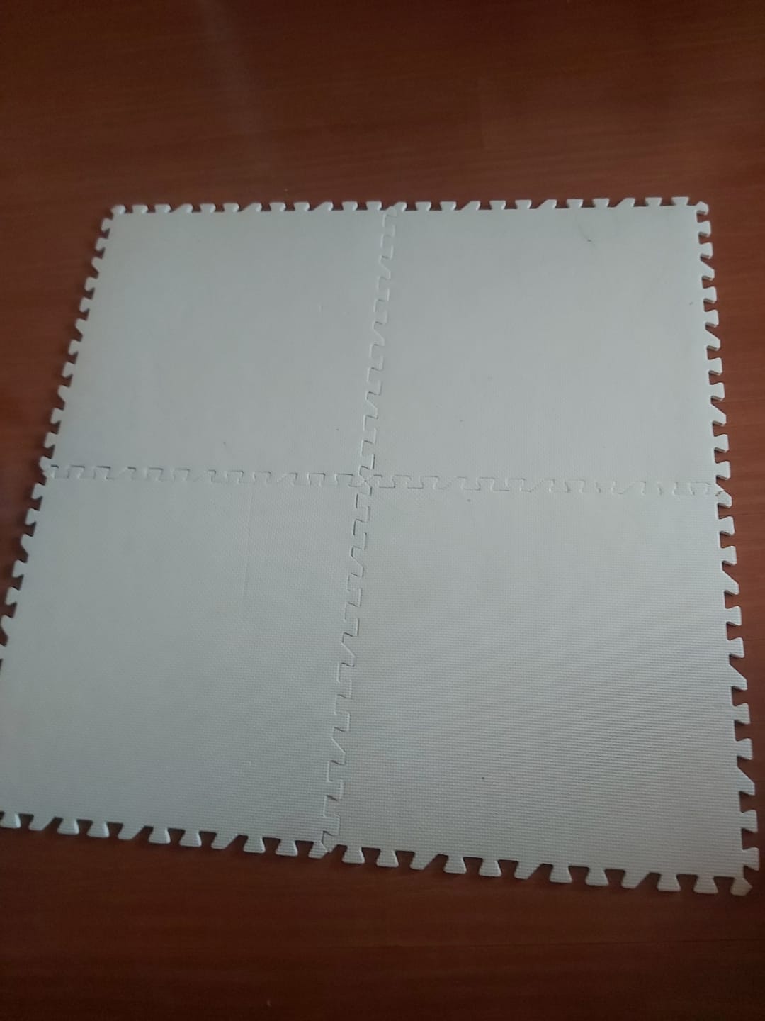Customer photo review of Pack De 4 Alfombras Piso Puzzle Goma Eva Antigolpes 60x60cm